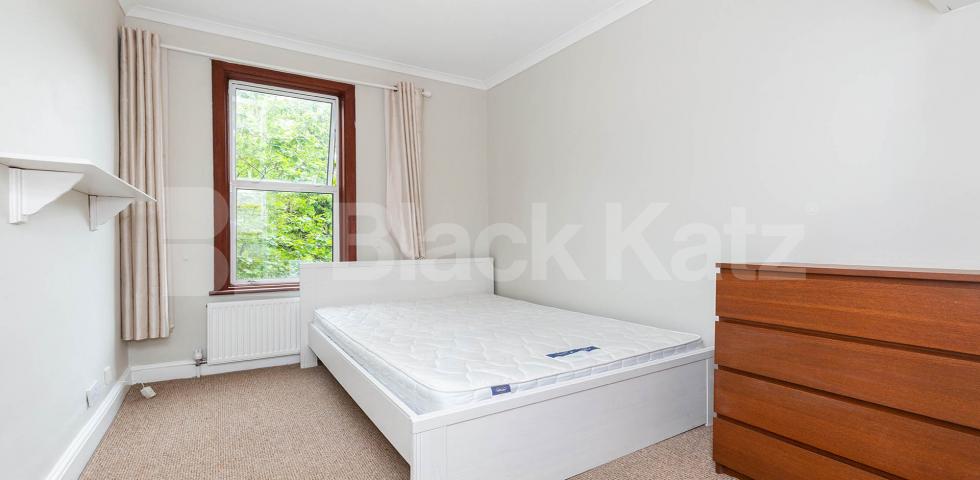 			PRIVATE ROOF TERRACE, 3 Bedroom, 1 bath, 1 reception Flat			 Upper Tollington Park N4, FINSBURY PARK / STROUD GREEN